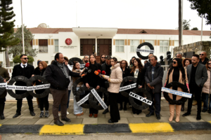 1739886089789Barolar-Birligi-ve-bazi-orgutler-meclis-onunde-basin-aciklamasi-yapti-1-so.jpg