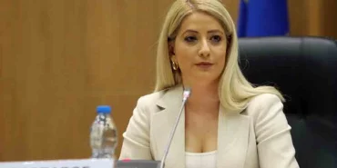 v2annitadimitriu_1679474259.webp.webp