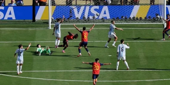 Şampiyon İspanya!