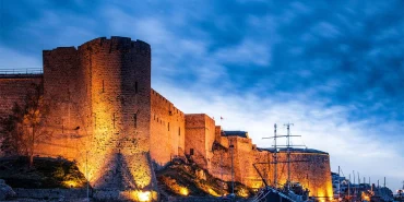 v2girnekalesi_1647095163.webp.webp